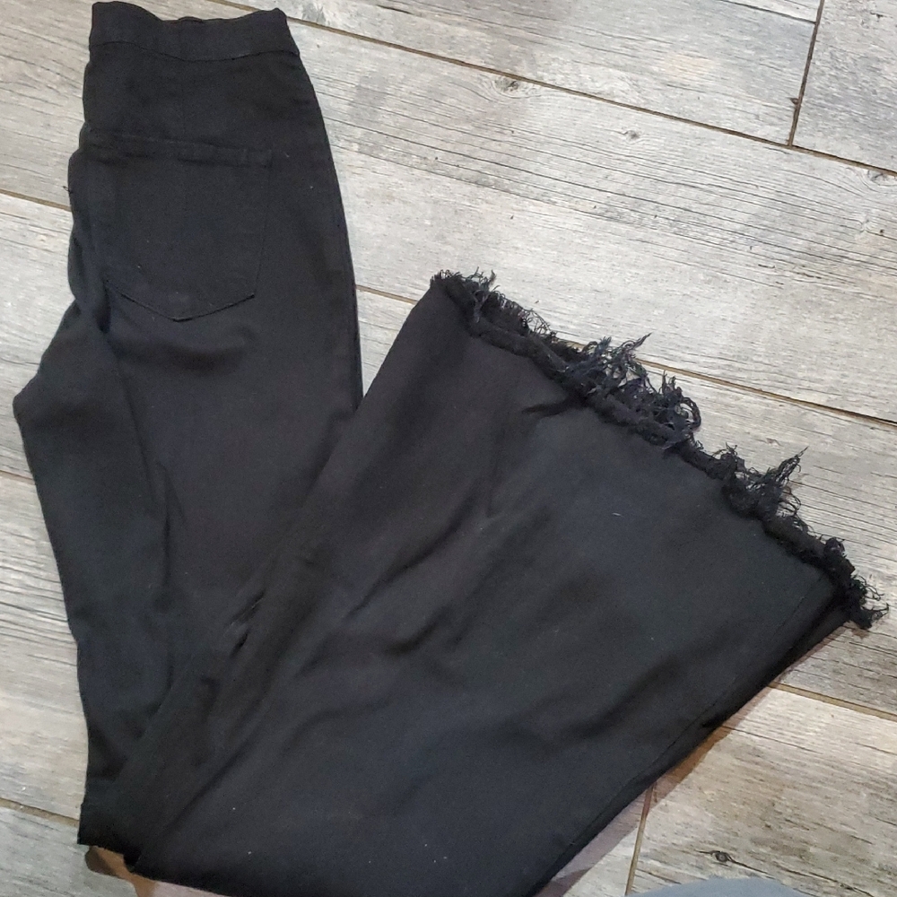 Vibrant Black Wide Leg Frayed Jeans
